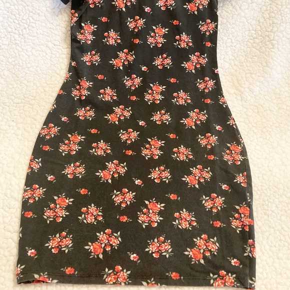 H&M Casual Floral Dress - Picture 4 of 4